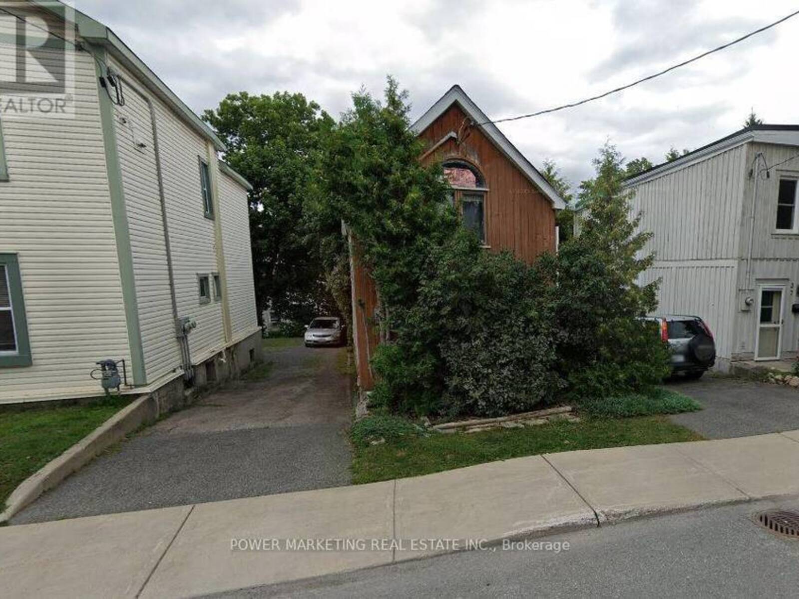 35 PINHEY STREET, Ottawa, Ontario K1Y 1T3