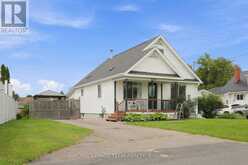 604 COUNTY ROAD 2 | Edwardsburgh-Cardinal Ontario | Slide Image Three