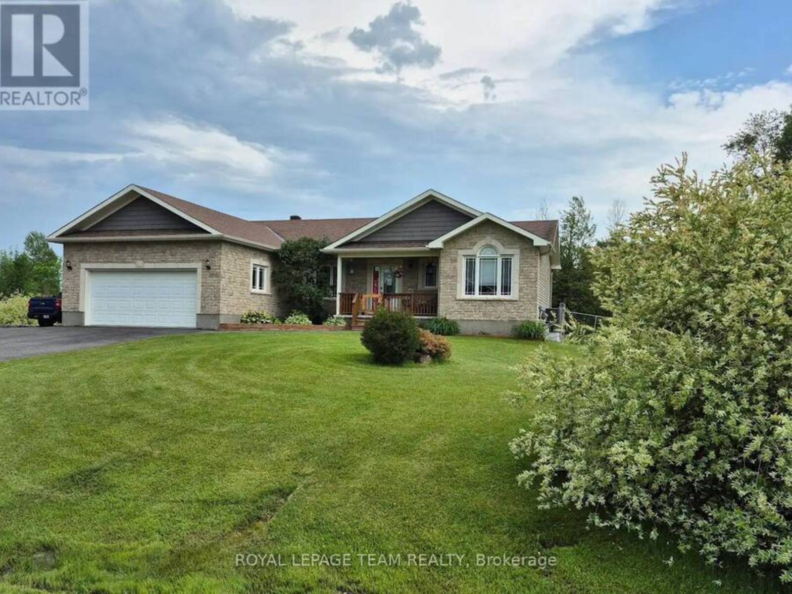 109 STONEWALK DRIVE, Kemptville, Ontario K0G 1J0