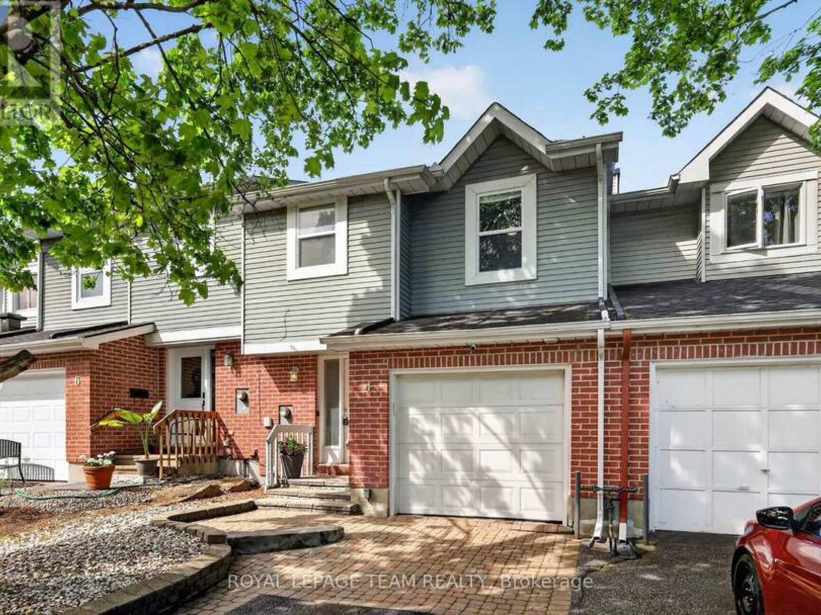4 MILL HILL ROAD, Ottawa, Ontario K2H 9N4