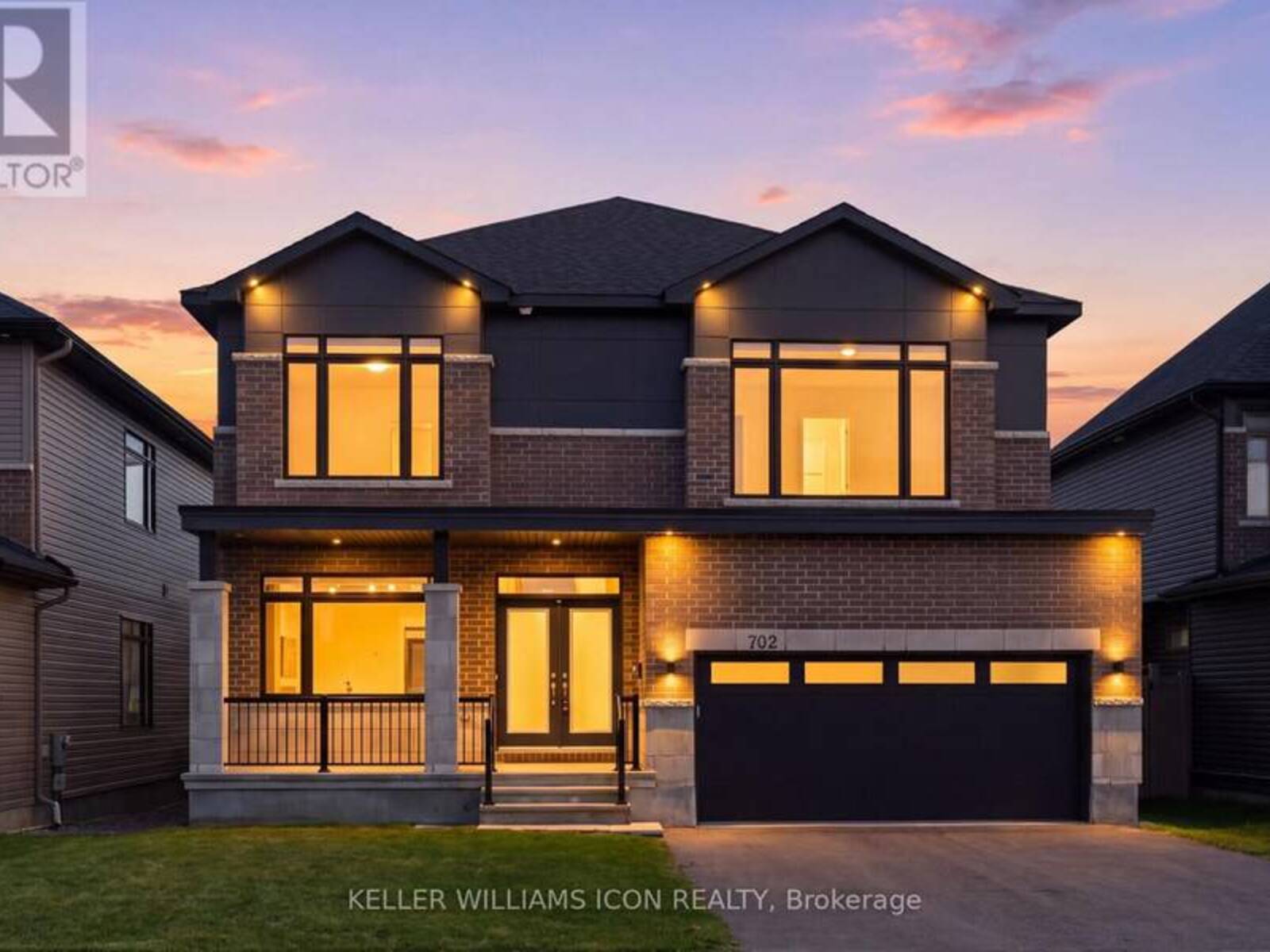 702 ROSALES RIDGE, Ottawa, Ontario K1T 0V5
