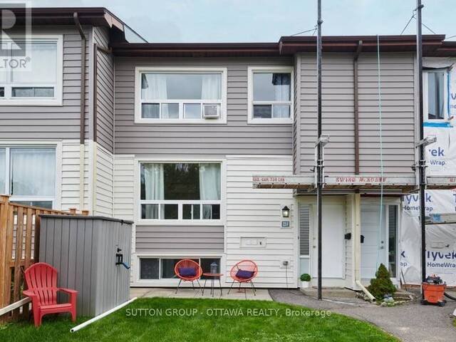 23F - 23 BANNER ROAD W Ottawa Ontario, K2H 8T3 - 3 Bedrooms Condo For Sale