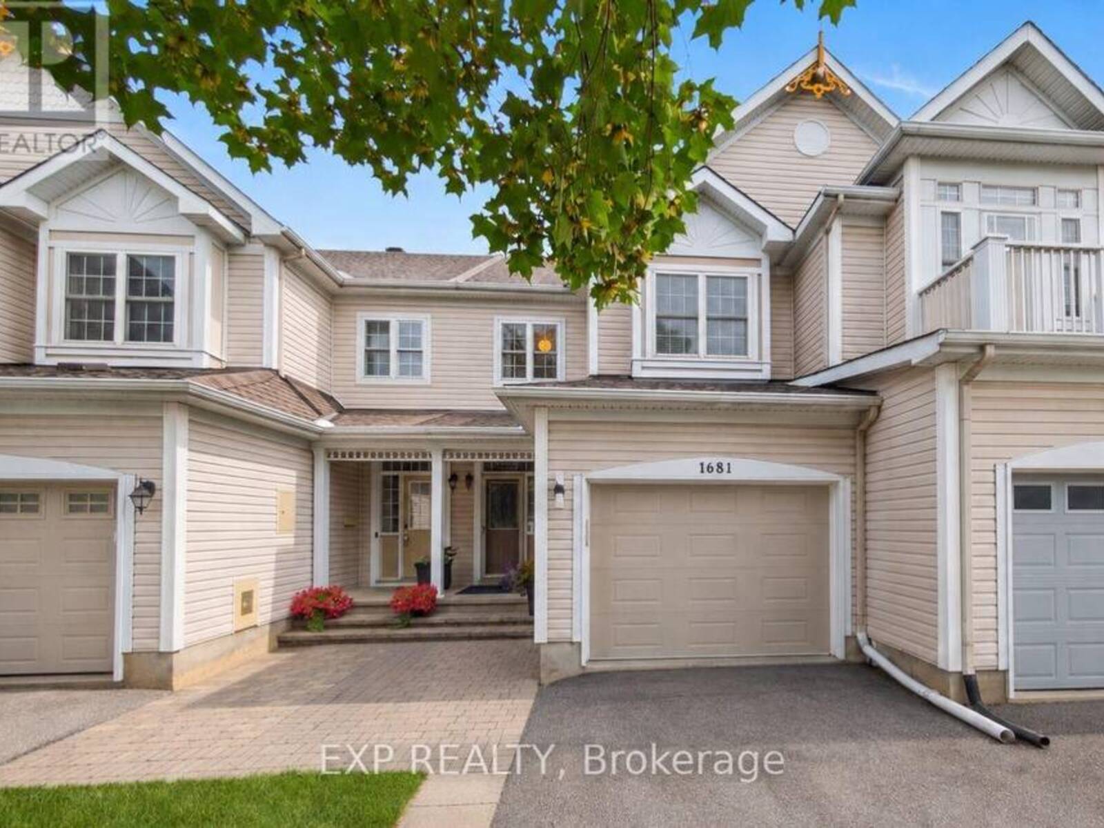1681 TRENHOLM LANE, Ottawa, Ontario K4A 4B4