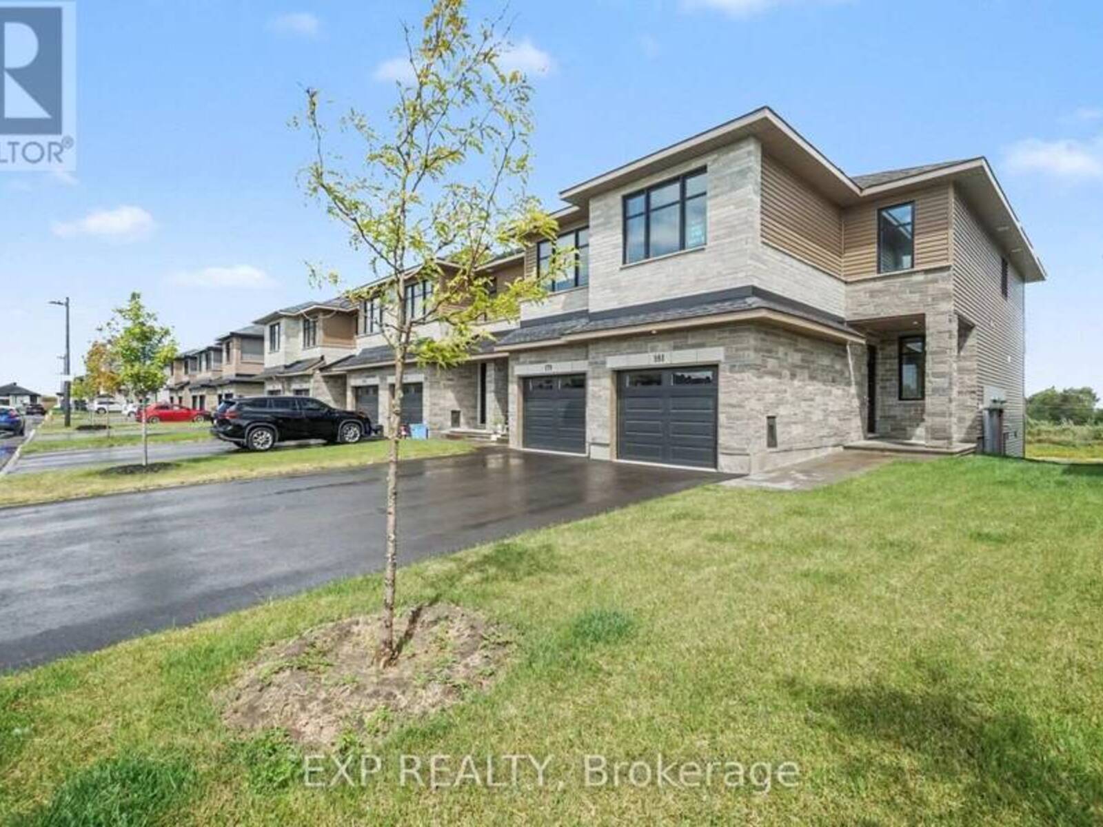 181 CRAIG DUNCAN TERRACE, Ottawa, Ontario K2S 3C6