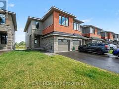 183 CRAIG DUNCAN TERRACE Ottawa Ontario, K2S 3C6