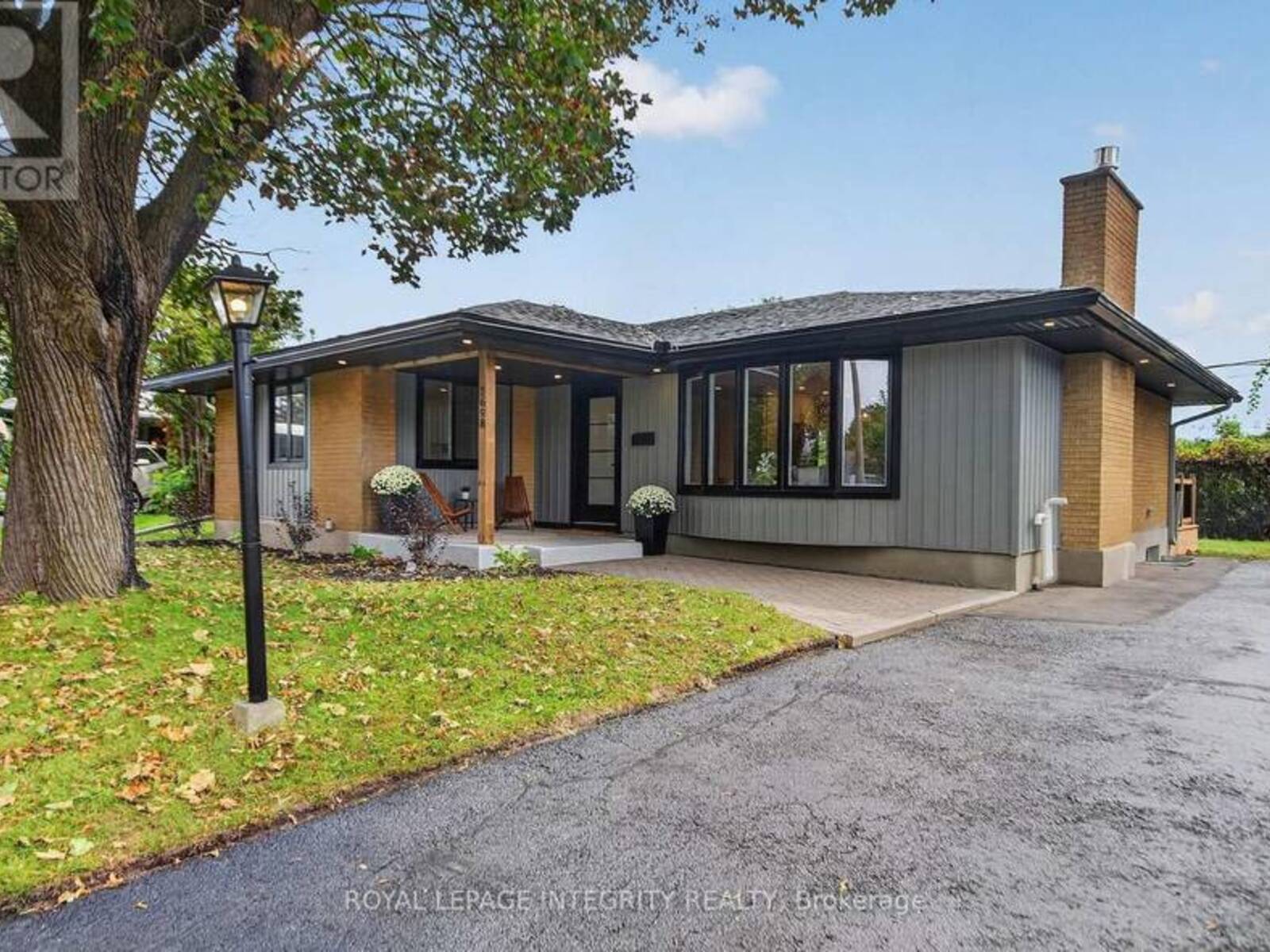 2698 ULSTER CRESCENT, Ottawa, Ontario K1V 8J6