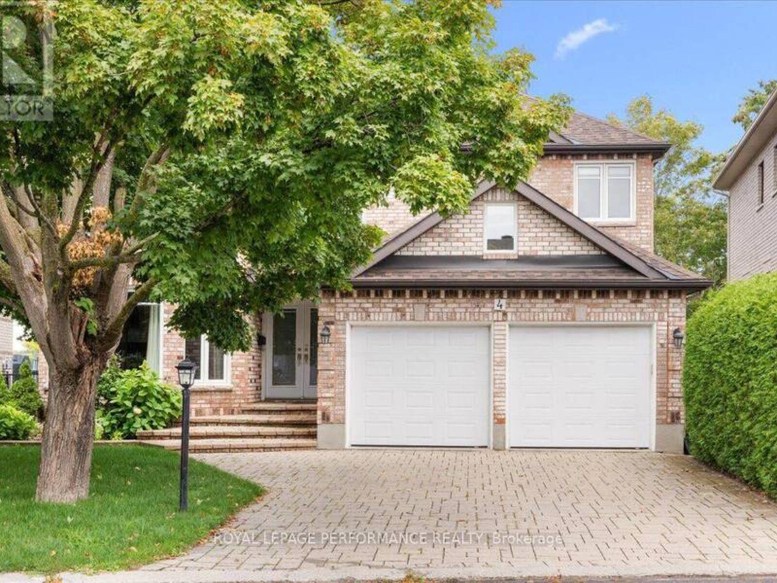 4 WELLSMERE COURT, Ottawa, Ontario K2E 8C2