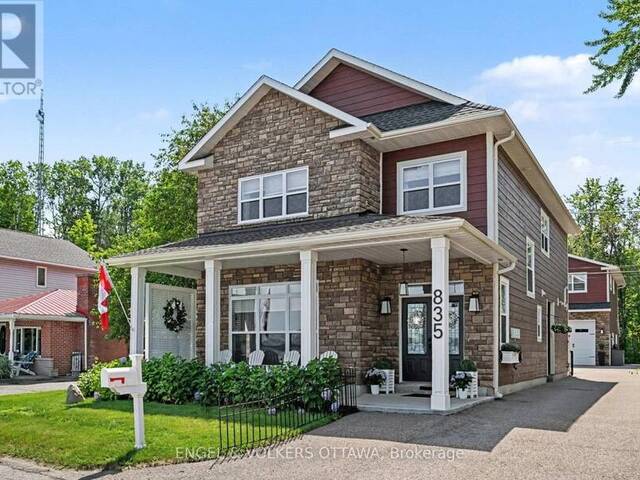 835 ARCHIBALD STREET McNab-Braeside Ontario, K0A 1G0 - 6 Bedrooms Waterfront Home For sale