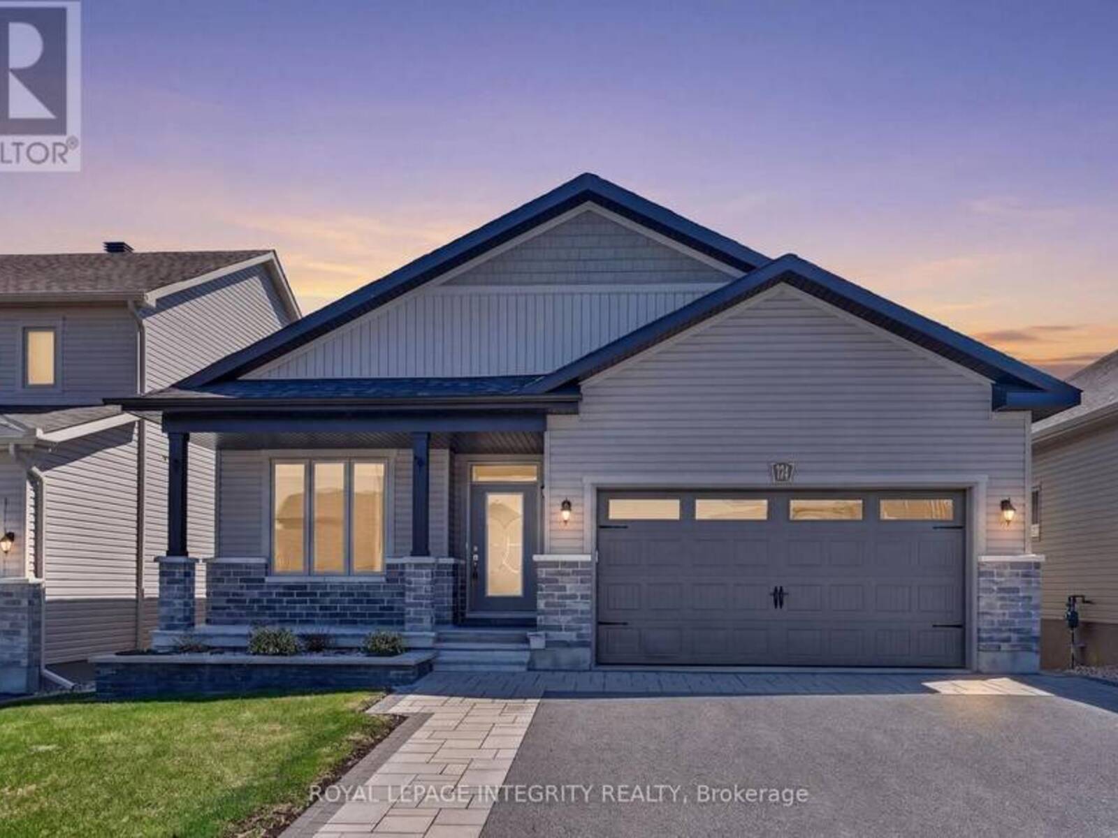 724 PARADE DRIVE, Ottawa, Ontario K2S 0Z4
