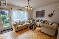 B - 2 LARKSHIRE LANE | Ottawa Ontario | Slide Image Ten