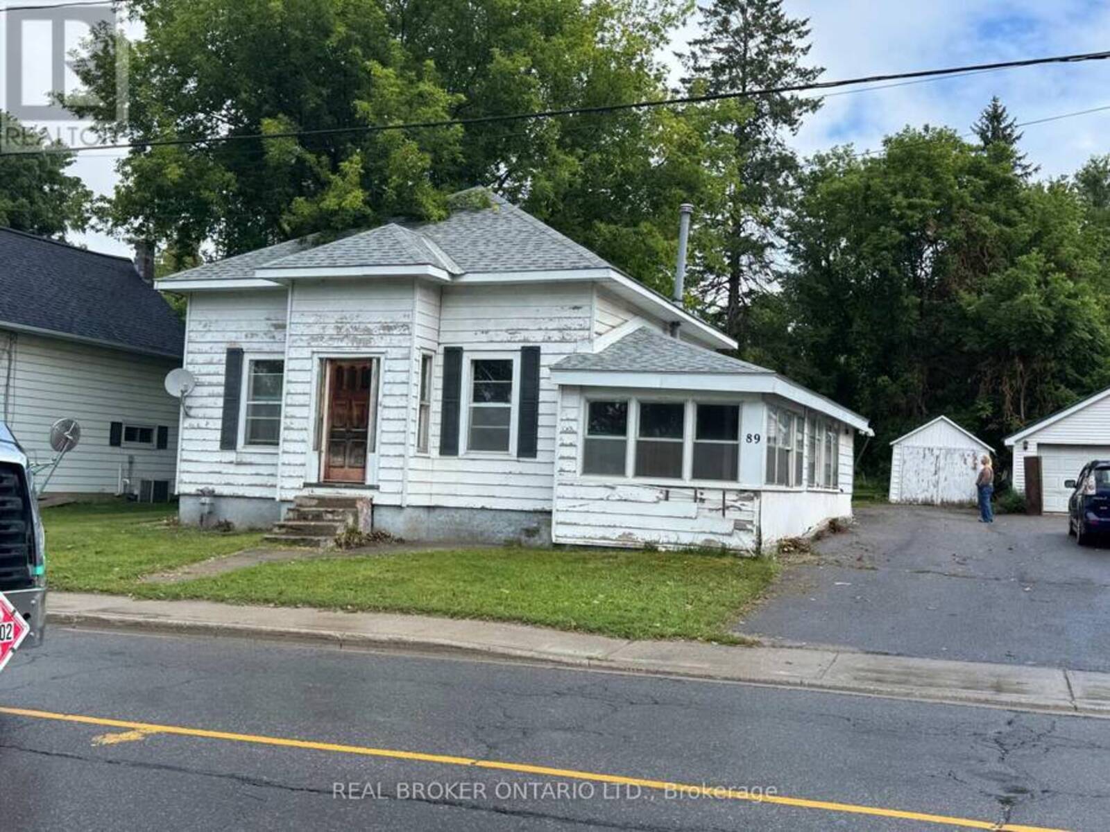 89 QUEEN STREET, Smiths Falls, Ontario K7A 3N5