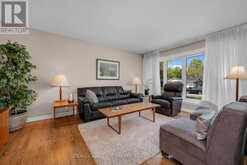5 WEST HERRINGTON COURT | Ottawa Ontario | Slide Image Ten
