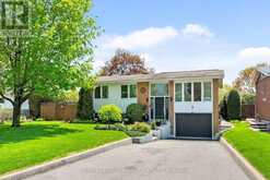 5 WEST HERRINGTON COURT | Ottawa Ontario | Slide Image One