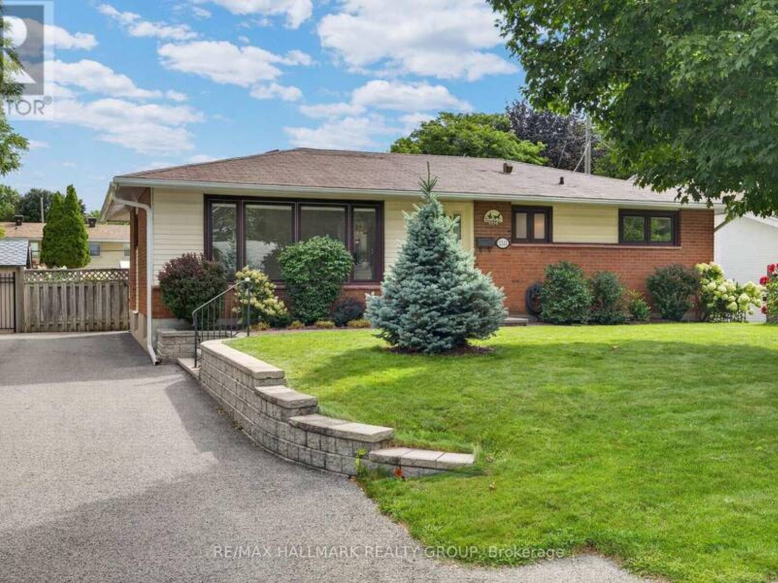1143 GATEWAY ROAD, Ottawa, Ontario K2C 2W8