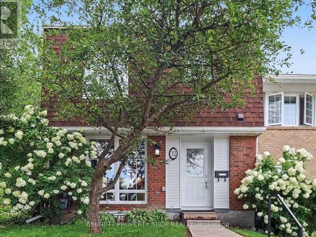 32 - 2300 OGILVIE ROAD Ottawa Ontario, K1J 7X8 - 3 Bedrooms Condo For Sale