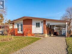 2223 HALIFAX DRIVE Ottawa Ontario, K1G 2W4