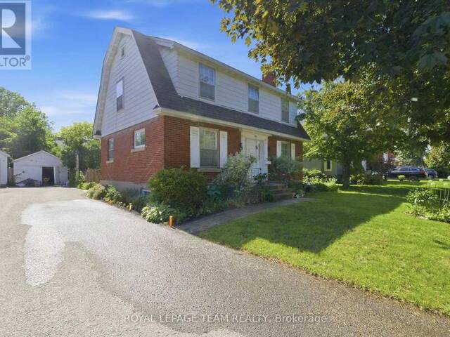 416 TWEEDSMUIR AVENUE Ottawa Ontario, K1Z 5N5 - 4 Bedrooms Home For Sale