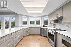 206 CYPRESS COURT | Ottawa Ontario | Slide Image Nine