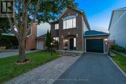 32 VALENCIA STREET | Ottawa Ontario | Slide Image One