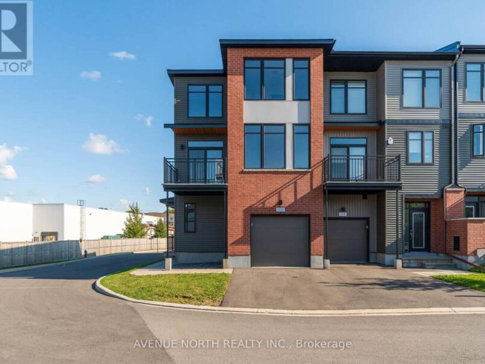 1220 FLYCATCHER PRIVATE, Ottawa, Ontario K1X 0M7