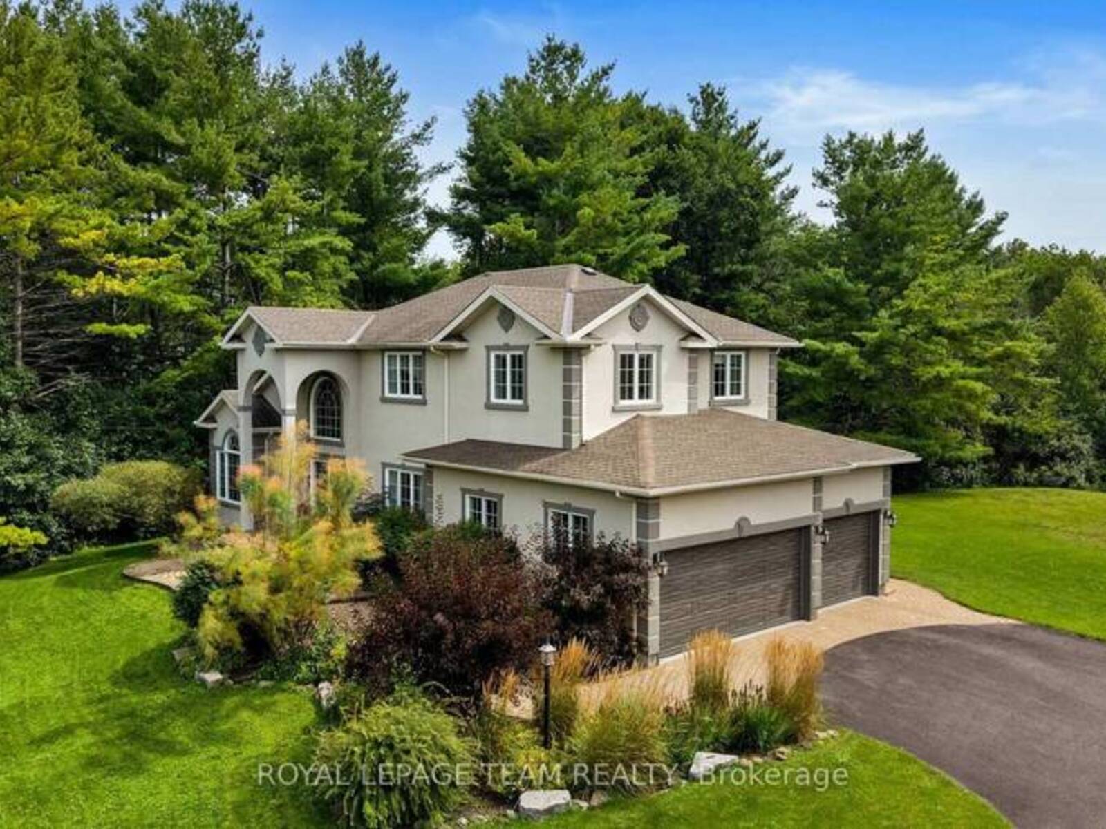1518 MONAGHAN LANE, Ottawa, Ontario K2W 1B4