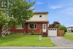 991 DIANNE STREET | Clarence-Rockland Ontario | Slide Image Three