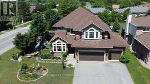 37 WINDFIELD CRESCENT | Ottawa Ontario | Slide Image Two