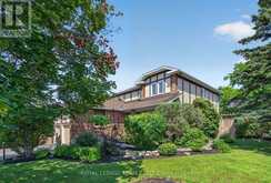11 FESSENDEN WAY | Ottawa Ontario | Slide Image Two
