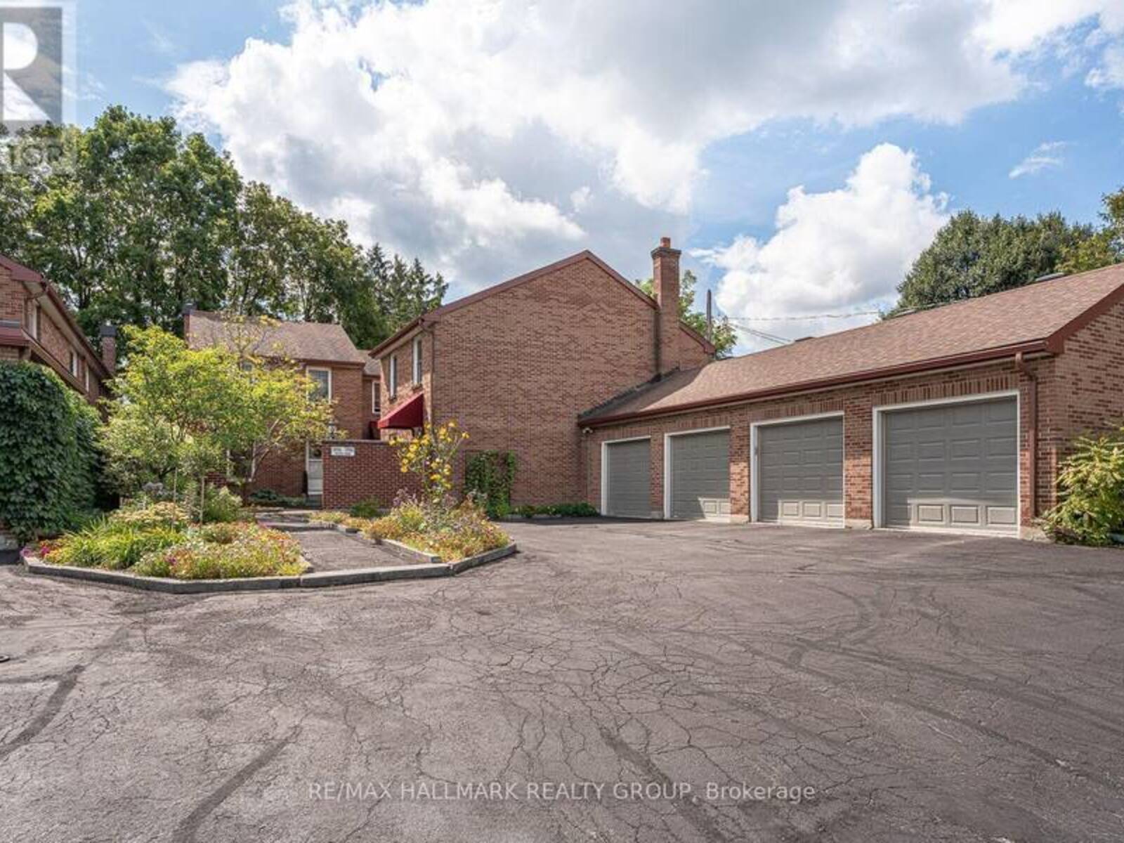 2 - 1898 RUSSELL ROAD, Ottawa, Ontario K1G 1L6