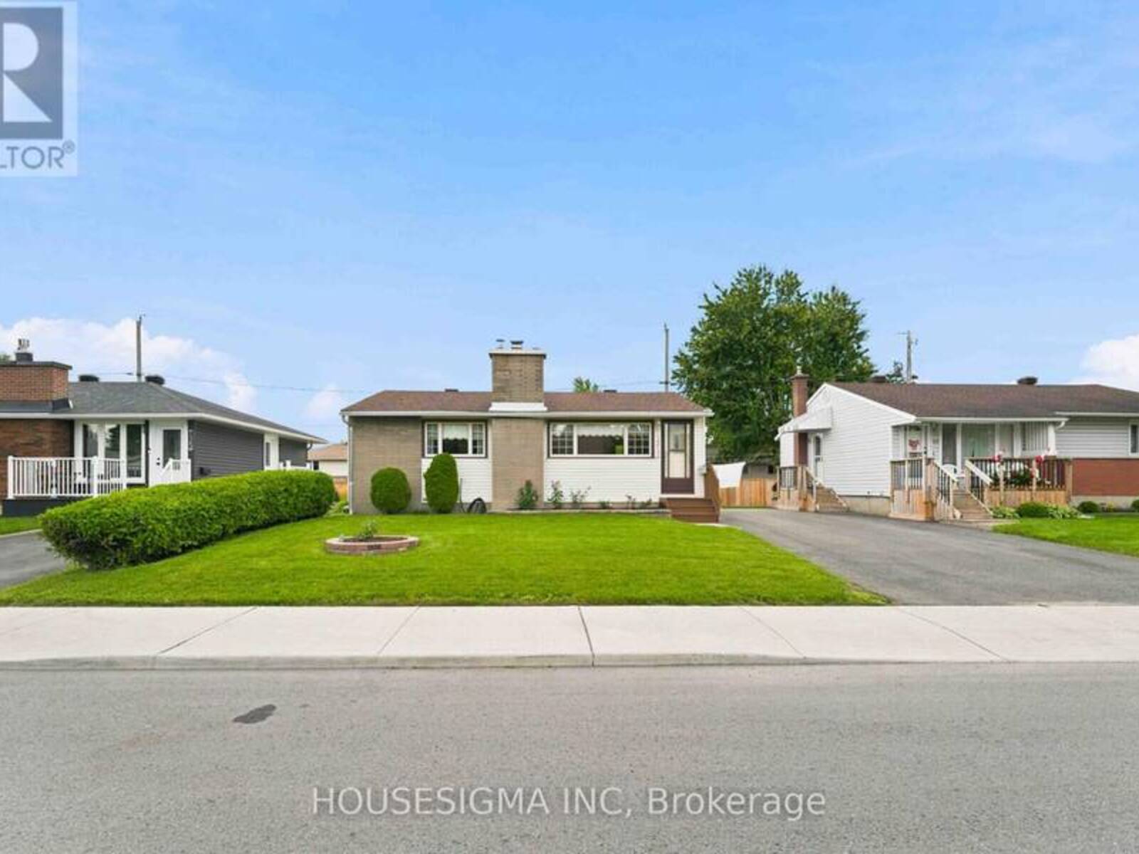 1347 AVENUE R AVENUE, Ottawa, Ontario K1G 0C1