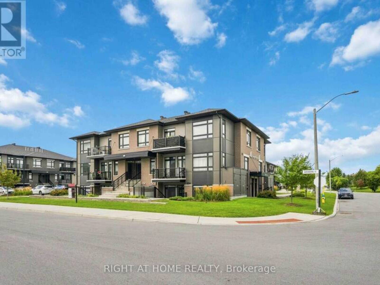 D - 55 OVERBERG WAY, Ottawa, Ontario K2S 2Y4
