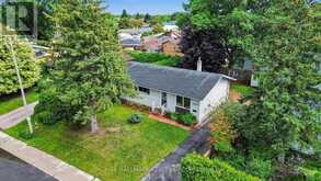 1369 DUFORD DRIVE | Ottawa Ontario | Slide Image Three