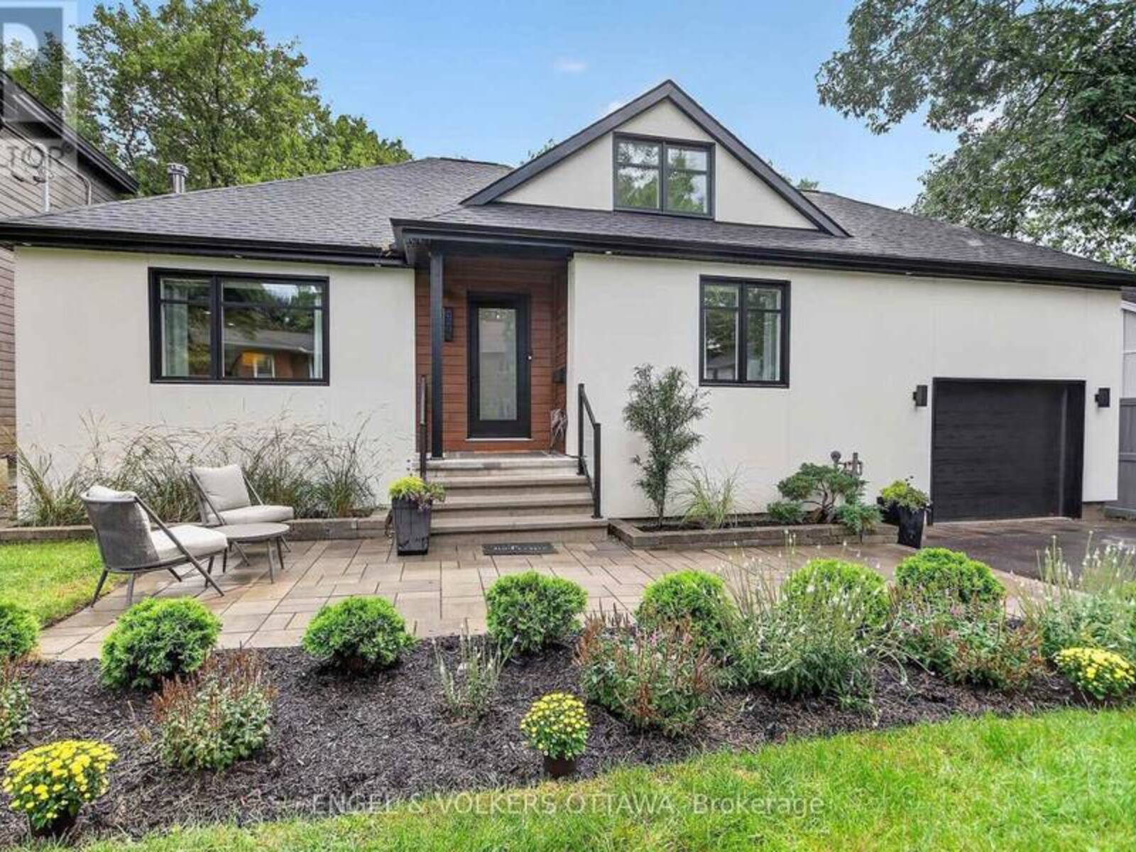 390 PRINCETON AVENUE, Ottawa, Ontario K2A 0M7
