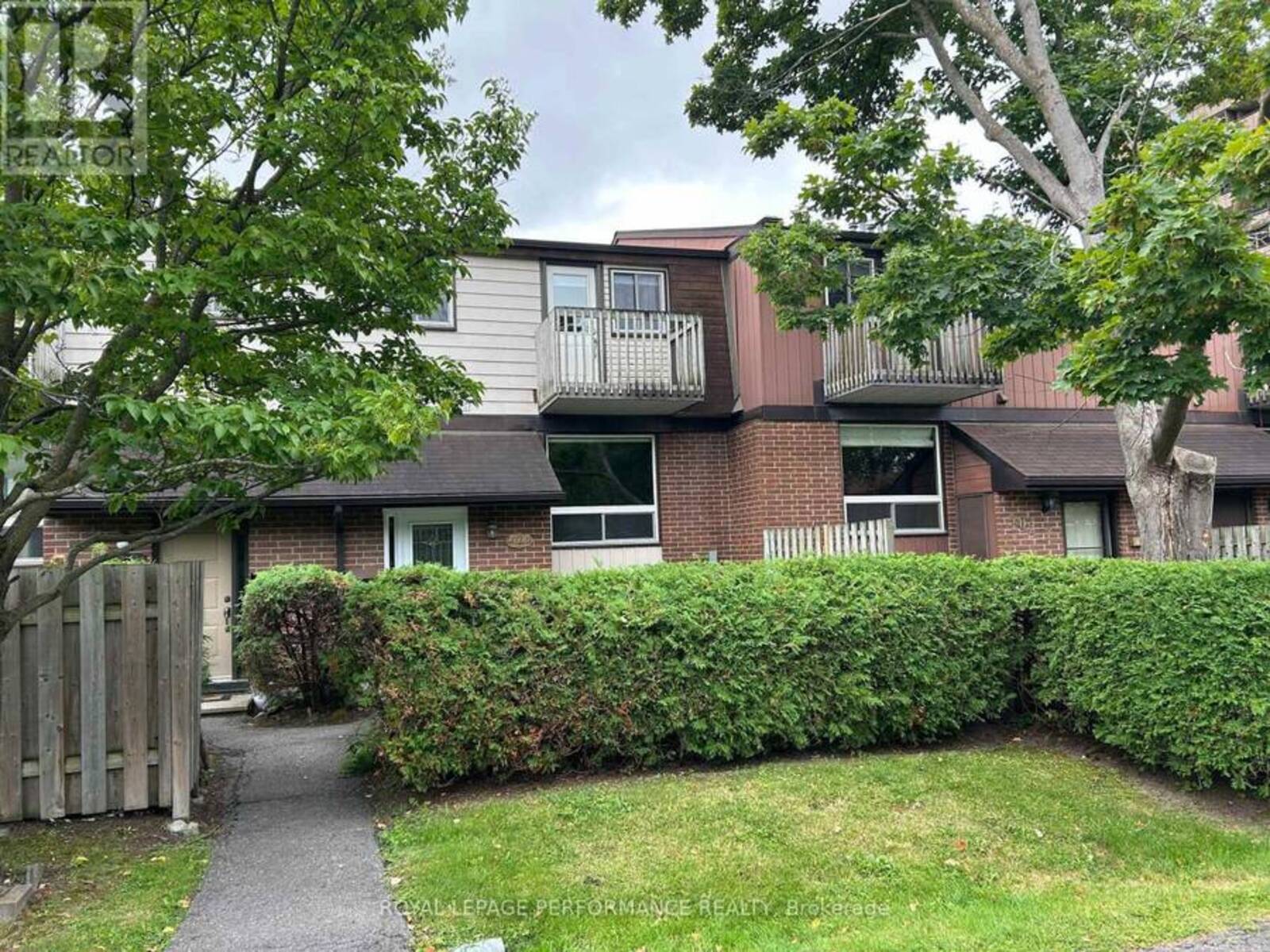 9 - 402 MONTFORT STREET, Ottawa, Ontario K1L 8G7