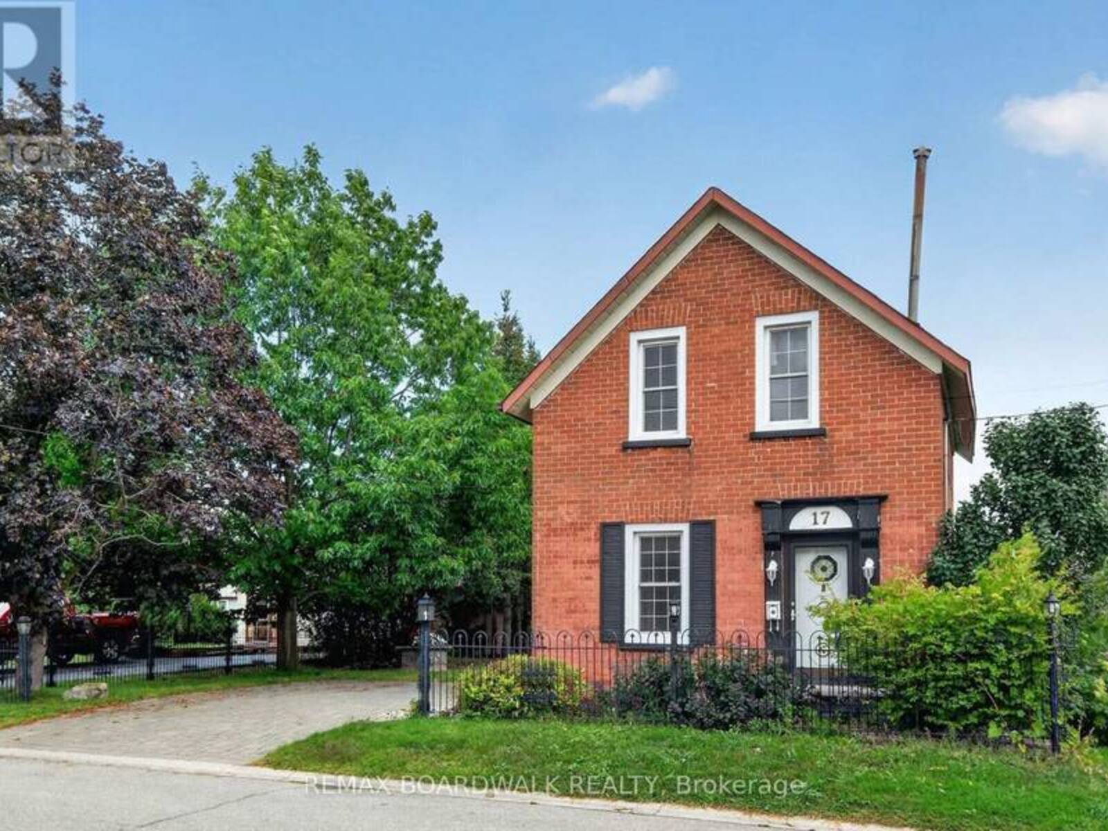 17 FRANCIS STREET, Carleton Place, Ontario K7C 2J5
