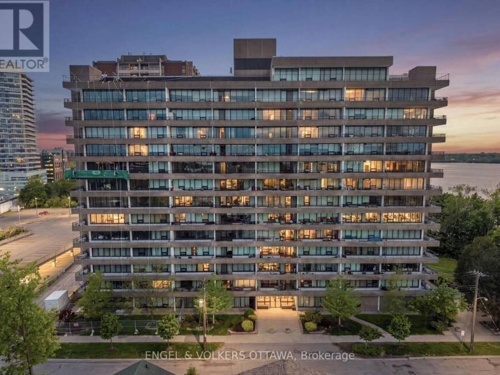 EX2 - 370 DOMINION AVENUE, Ottawa, Ontario K2A 3X4