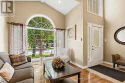 9 BLACKSHIRE CIRCLE | Ottawa Ontario | Slide Image Four