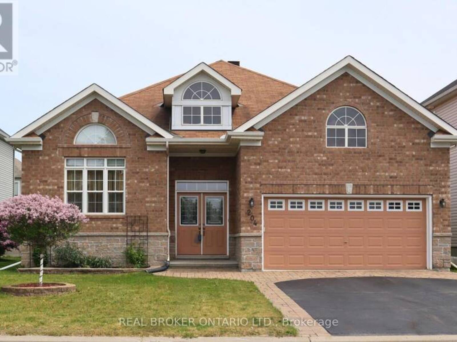 204 HILLPARK HIGH STREET, Ottawa, Ontario K1W 0B5