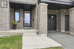 881 COULOIR ROAD | Ottawa Ontario | Slide Image Three