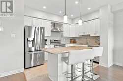 881 COULOIR ROAD | Ottawa Ontario | Slide Image Seven