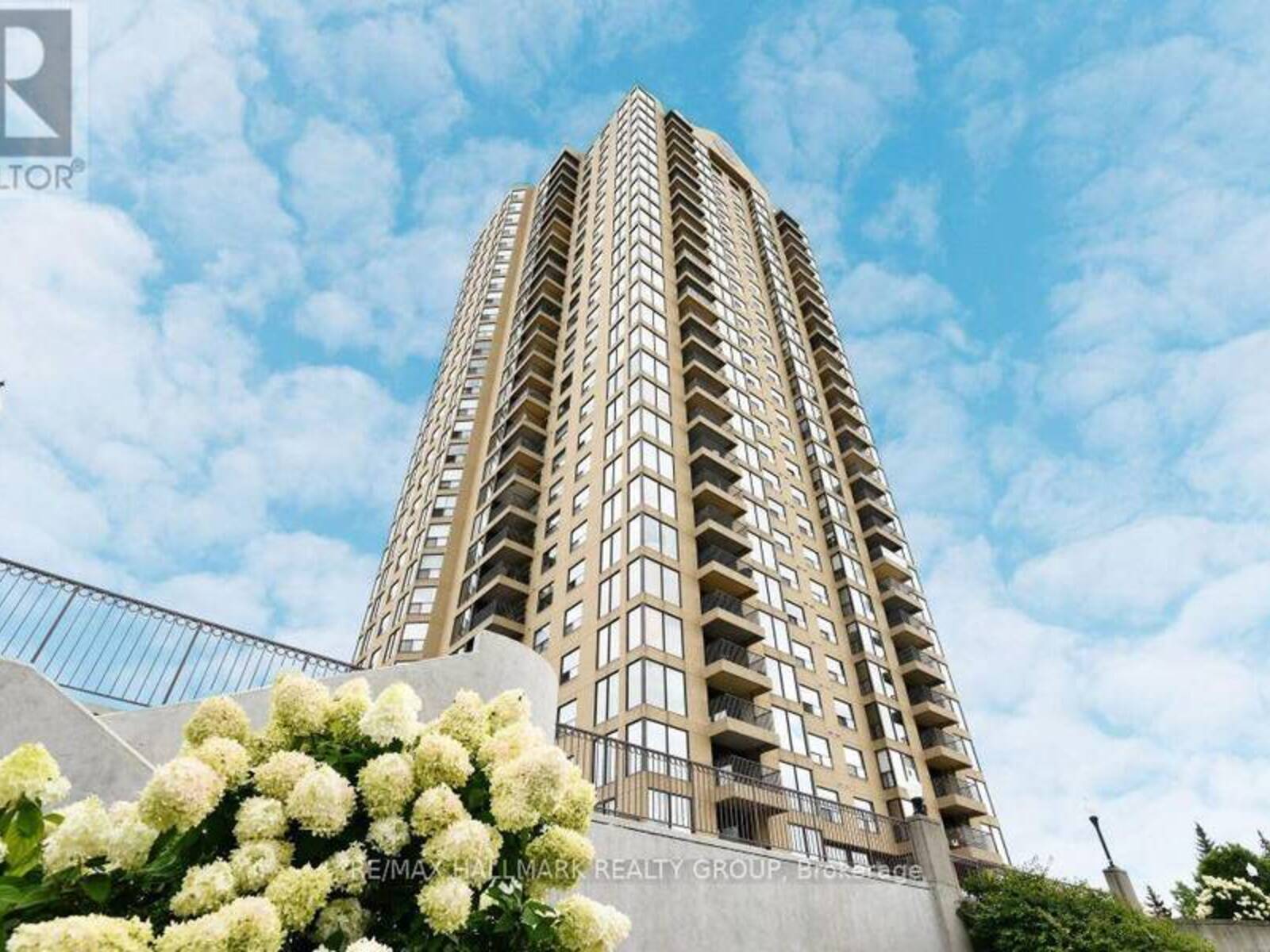 1006 - 545 ST LAURENT BOULEVARD, Ottawa, Ontario K1K 4H9