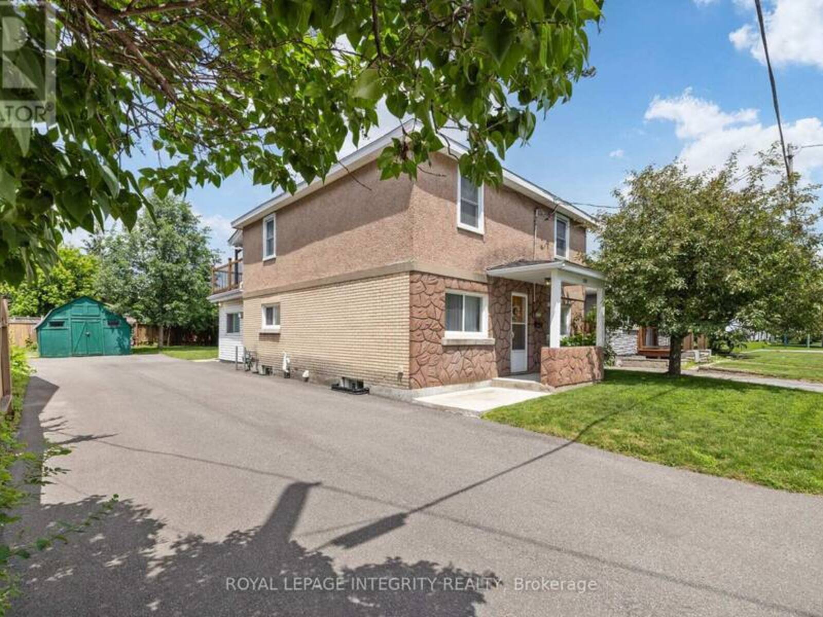 1081 KENASTON STREET, Ottawa, Ontario K1B 3P8