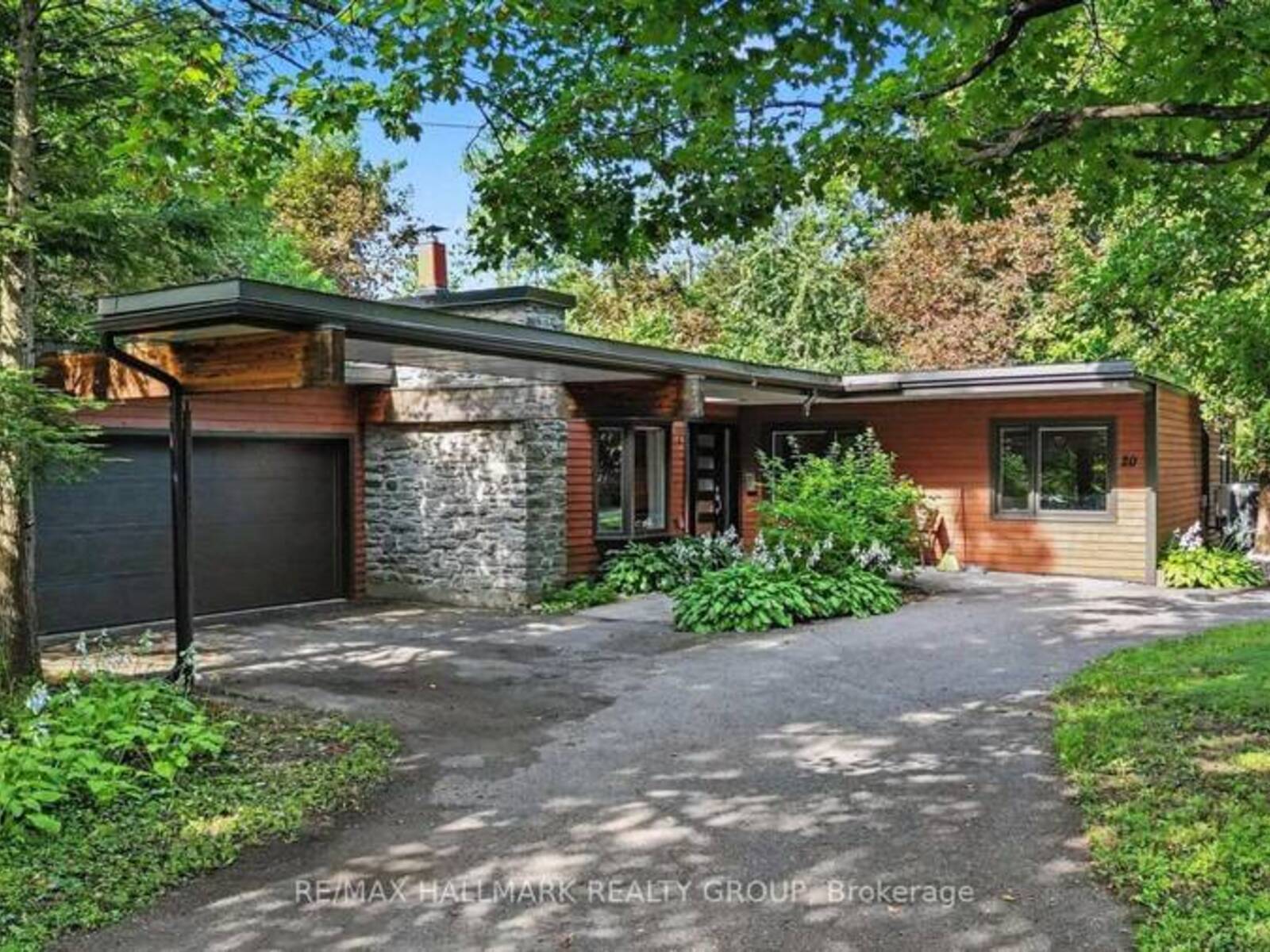 20 FAIRHAVEN WAY, Ottawa, Ontario K1K 0R3
