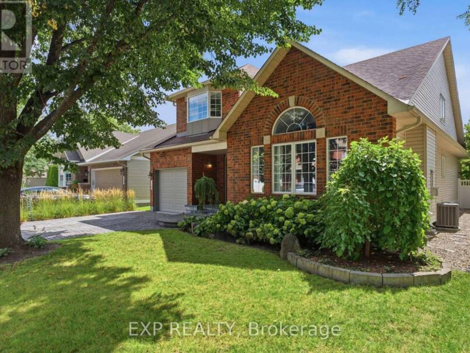 16 BRIDLEGATE PLACE, Ottawa, Ontario K2G 6M6