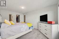 25 STITCH MEWS | Ottawa Ontario | Slide Image Sixteen