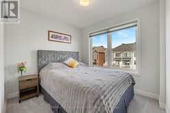 25 STITCH MEWS | Ottawa Ontario | Slide Image Eighteen