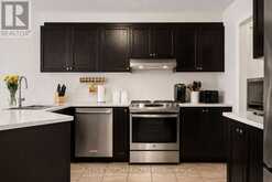 516 ARUM TERRACE | Ottawa Ontario | Slide Image Thirteen