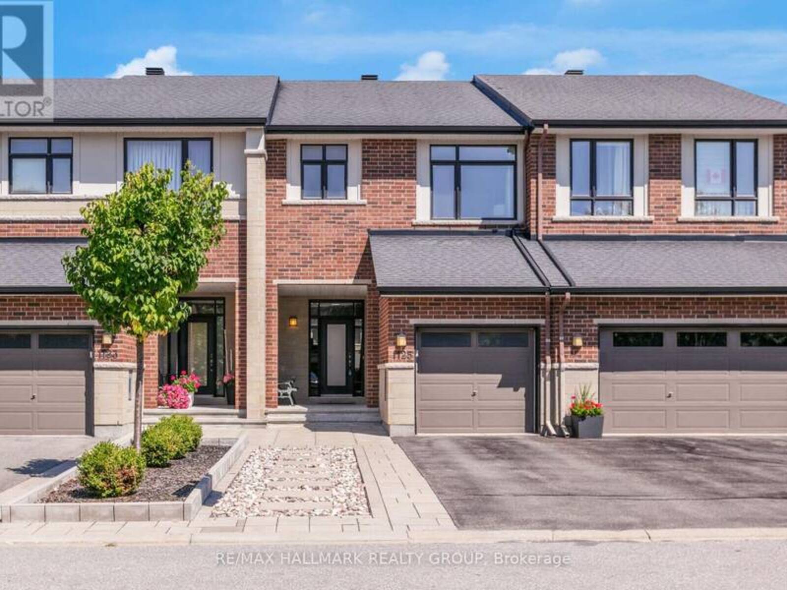 1125 TISCHART CRESCENT, Ottawa, Ontario K2T 0G4
