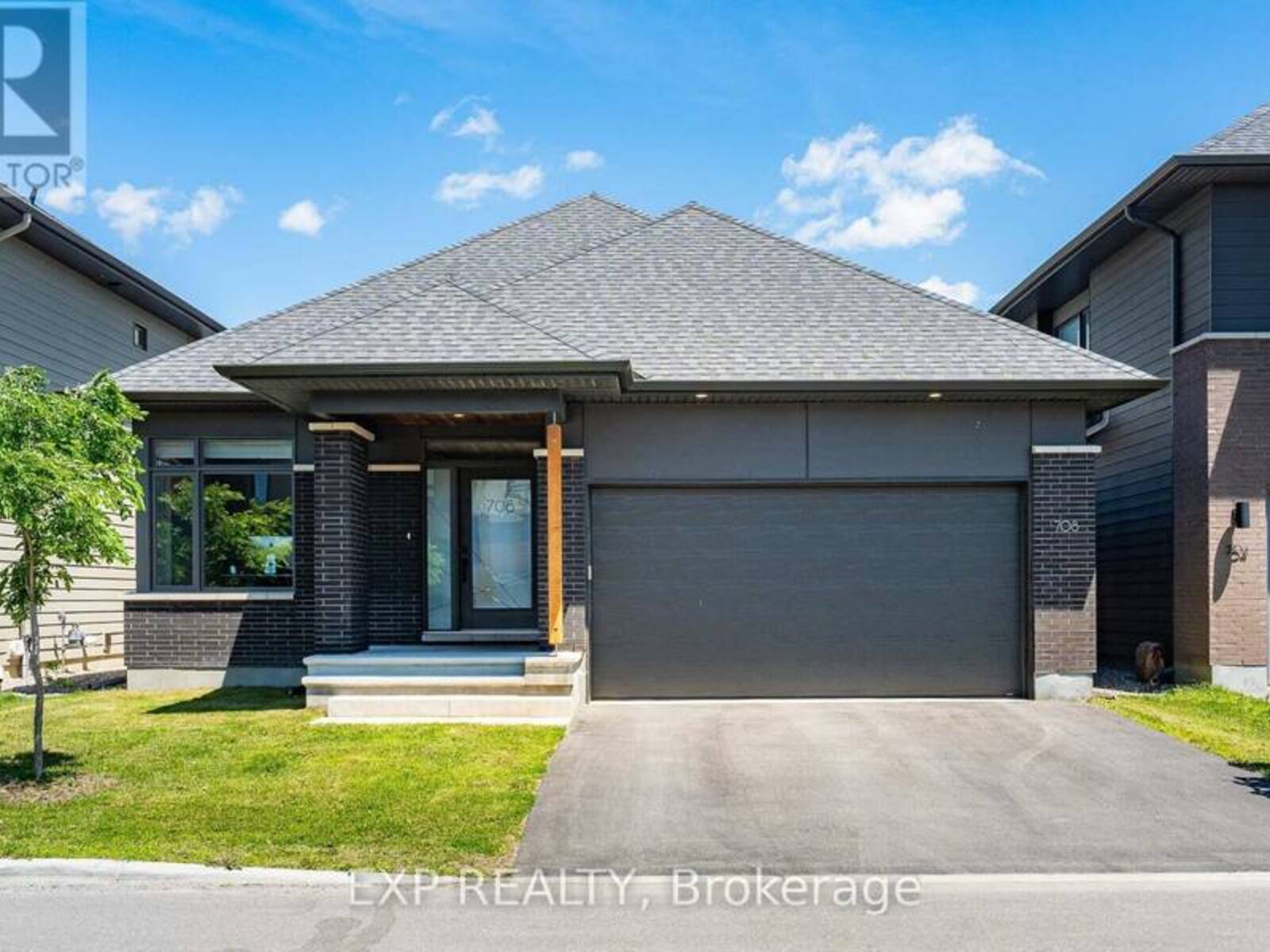708 WOOLER PLACE, Ottawa, Ontario K1T 0T6