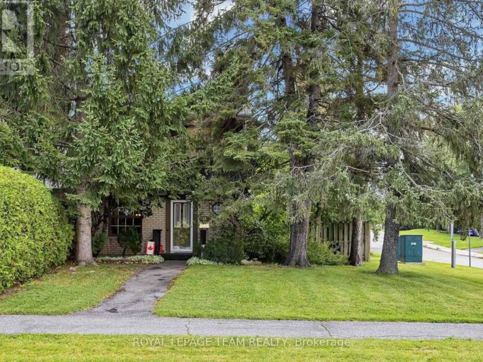 28 MONTEREY DRIVE, Ottawa, Ontario K2H 7A6